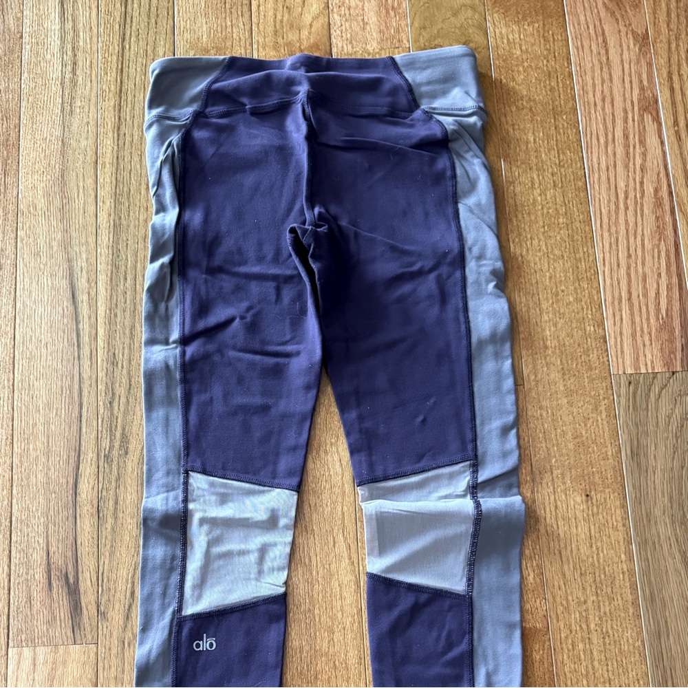 Alo ASCENDANT Purple/Gray Leggings - Size
M - Good condition!